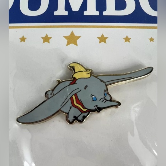 Disney Dumbo Pin Cast Member Exclusive Storybook Circus - Original Packaging NEW - Picture 2 of 7